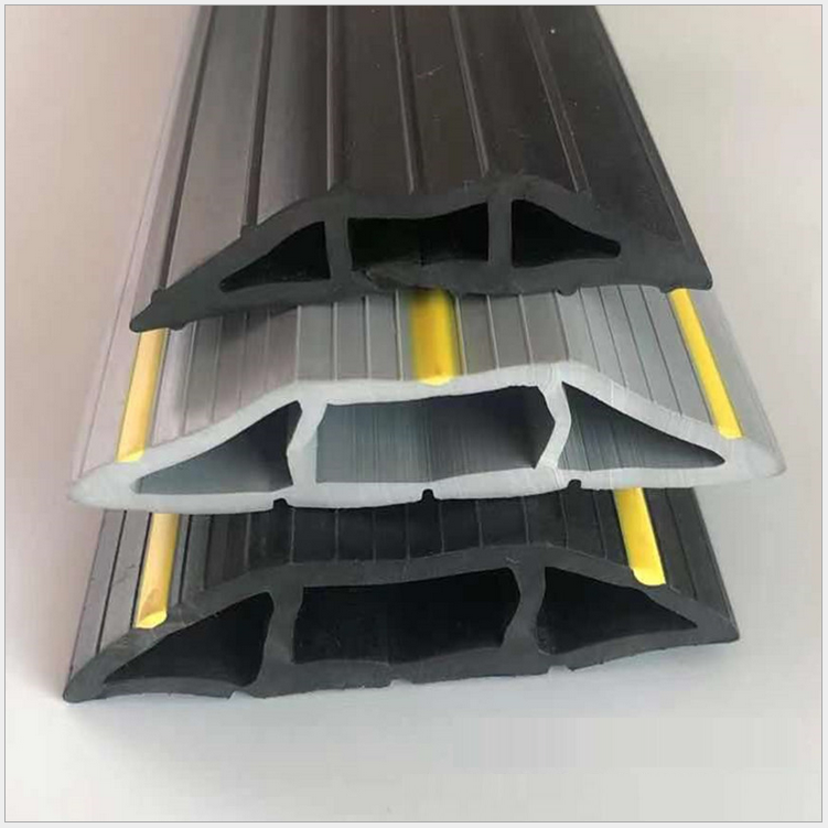 202307171689574487AGhUM8U6